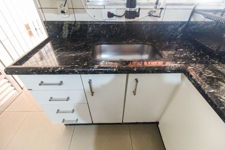 Casa à venda com 125m², 2 quartos e 2 vagas Casa à venda com 125m², 2 quartos e 2 vagasCozinha