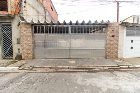 Casa à venda com 125m², 2 quartos e 2 vagas Casa à venda com 125m², 2 quartos e 2 vagasFachada