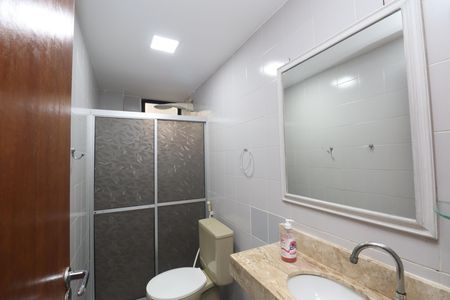 Banheiro de apartamento para alugar com 2 quartos, 120m² em Praia do Flamengo, Salvador
