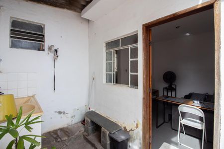 Casa à venda com 454m², 5 quartos e 6 vagasCasa 1 - Área de Serviço