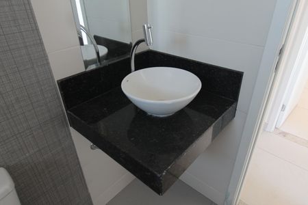 Banheiro Social de apartamento para alugar com 3 quartos, 89m² em Candelária, Belo Horizonte