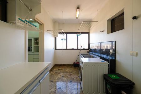 Apartamento à venda com 590m², 3 quartos e 5 vagasÁrea de Serviço