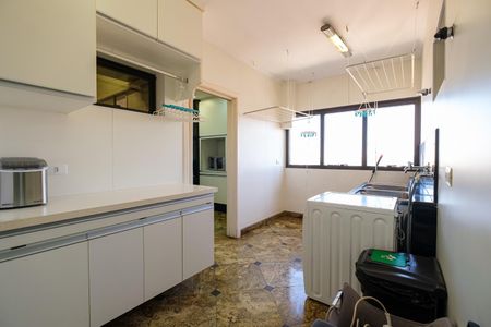 Apartamento à venda com 590m², 3 quartos e 5 vagasÁrea de Serviço