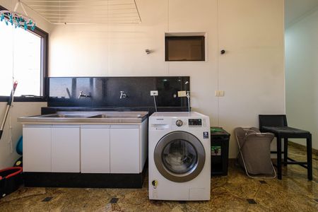 Apartamento à venda com 590m², 3 quartos e 5 vagasÁrea de Serviço