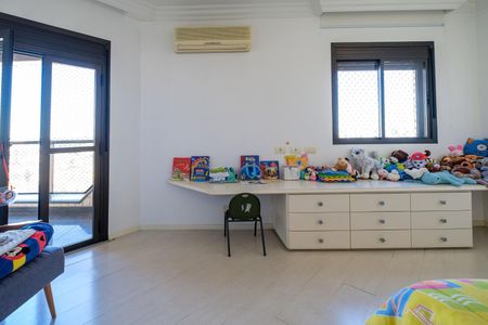 Apartamento à venda com 590m², 3 quartos e 5 vagasQuarto
