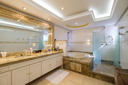 Apartamento à venda com 590m², 3 quartos e 5 vagasBanheiro