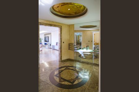 Apartamento à venda com 590m², 3 quartos e 5 vagasCorredor