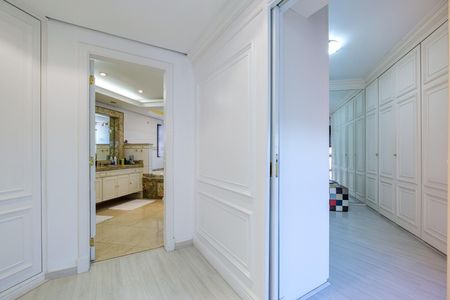 Apartamento à venda com 590m², 3 quartos e 5 vagasCorredor