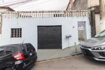 Fachada de casa à venda com 2 quartos, 103m² em Vila Aurea, São Paulo