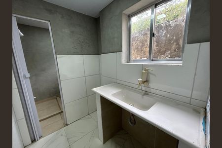 Cozinha de kitnet/studio para alugar com 1 quarto, 40m² em Bento Ribeiro, Rio de Janeiro