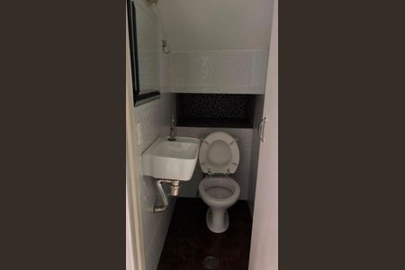 Banheiro de apartamento para alugar com 2 quartos, 65m² em Granja Viana, Cotia