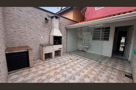Quintal de apartamento para alugar com 2 quartos, 65m² em Granja Viana, Cotia