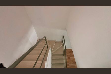 Escada de apartamento para alugar com 2 quartos, 65m² em Granja Viana, Cotia