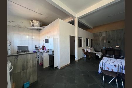 Casa para alugar com 300m², 7 quartos e 1 vaga