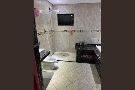 Casa para alugar com 300m², 7 quartos e 1 vaga