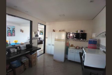 Casa para alugar com 300m², 7 quartos e 1 vaga