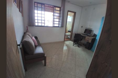 Casa para alugar com 300m², 7 quartos e 1 vaga