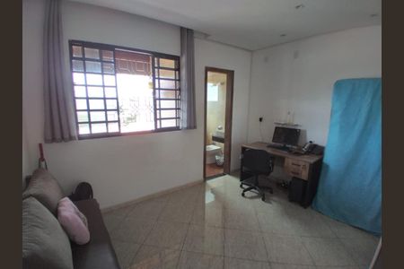 Casa para alugar com 300m², 7 quartos e 1 vaga