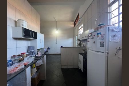 Casa para alugar com 7 quartos, 300m² em Nacional, Contagem