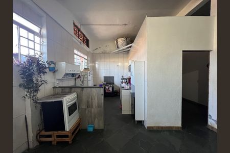 Casa para alugar com 300m², 7 quartos e 1 vaga