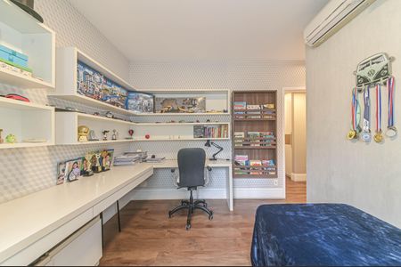 Apartamento à venda com 243m², 3 quartos e 3 vagas Apartamento à venda com 243m², 3 quartos e 3 vagasSuite 3
