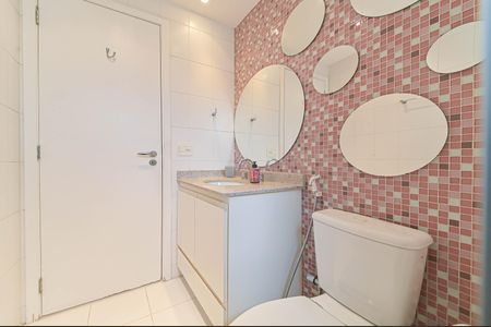 Apartamento à venda com 243m², 3 quartos e 3 vagas Apartamento à venda com 243m², 3 quartos e 3 vagasBanheiro da Suíte 3