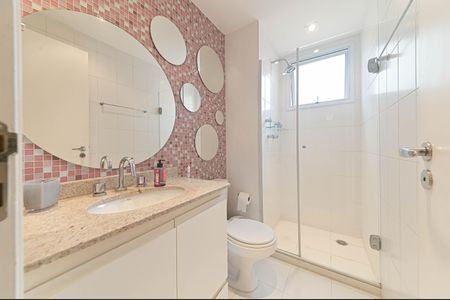 Apartamento à venda com 243m², 3 quartos e 3 vagas Apartamento à venda com 243m², 3 quartos e 3 vagasBanheiro da Suíte 3