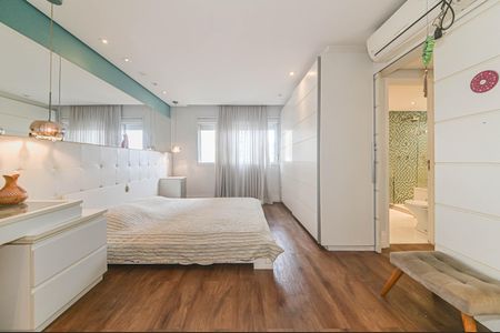 Apartamento à venda com 243m², 3 quartos e 3 vagas Apartamento à venda com 243m², 3 quartos e 3 vagasSuite 1