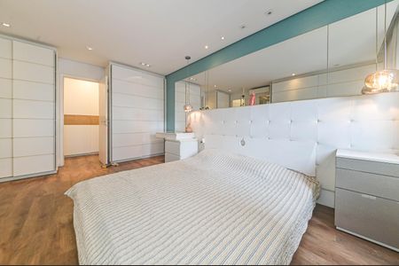 Apartamento à venda com 243m², 3 quartos e 3 vagas Apartamento à venda com 243m², 3 quartos e 3 vagasSuite 1