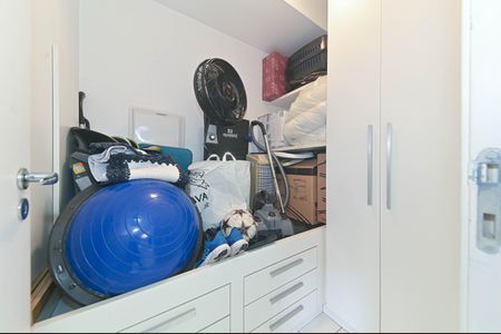 Apartamento à venda com 243m², 3 quartos e 3 vagas Apartamento à venda com 243m², 3 quartos e 3 vagasArea de Serviço - Quarto