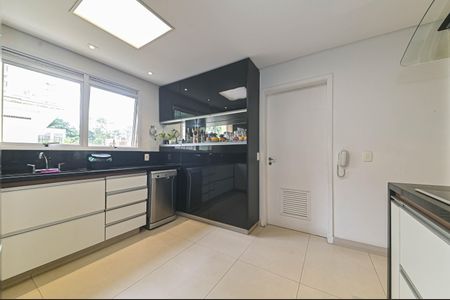 Apartamento à venda com 243m², 3 quartos e 3 vagas Apartamento à venda com 243m², 3 quartos e 3 vagasCozinha
