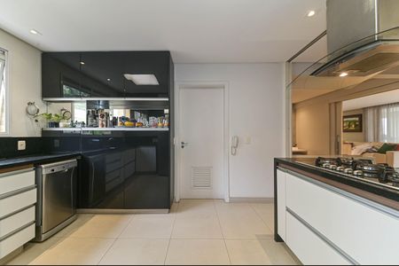 Apartamento à venda com 243m², 3 quartos e 3 vagas Apartamento à venda com 243m², 3 quartos e 3 vagasCozinha
