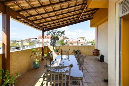 Apartamento à venda com 165m², 3 quartos e 2 vagas Apartamento à venda com 165m², 3 quartos e 2 vagasÁrea externa