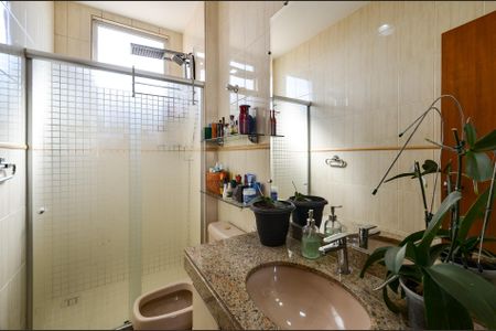 Apartamento à venda com 165m², 3 quartos e 2 vagas Apartamento à venda com 165m², 3 quartos e 2 vagasBanheiro Social