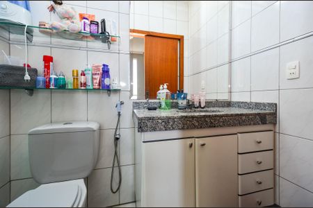 Apartamento à venda com 165m², 3 quartos e 2 vagas Apartamento à venda com 165m², 3 quartos e 2 vagasBanheiro Suíte
