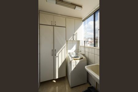 Apartamento à venda com 165m², 3 quartos e 2 vagas Apartamento à venda com 165m², 3 quartos e 2 vagasÁrea de Serviço