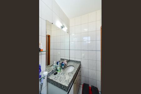 Apartamento à venda com 165m², 3 quartos e 2 vagas Apartamento à venda com 165m², 3 quartos e 2 vagasBanheiro Suíte