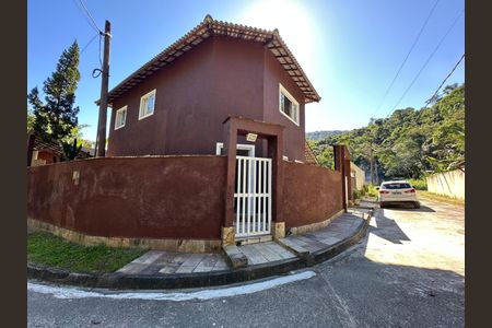 Casa de condomínio para alugar com 200m², 4 quartos e 3 vagasFachada