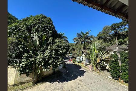 Casa de condomínio para alugar com 200m², 4 quartos e 3 vagasSala