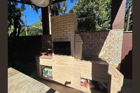 Casa de condomínio para alugar com 200m², 4 quartos e 3 vagasChurrasqueira
