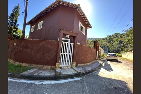 Casa de condomínio para alugar com 200m², 4 quartos e 3 vagasFachada
