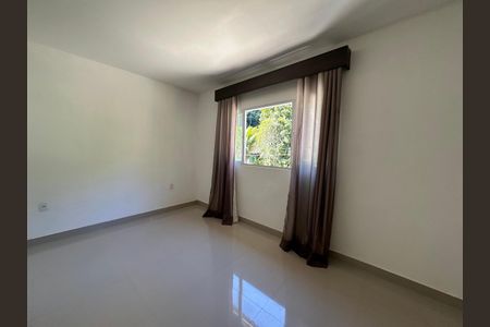 Casa de condomínio para alugar com 200m², 4 quartos e 3 vagasSala íntima 