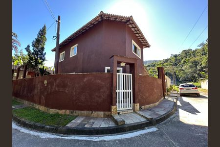 Casa de condomínio para alugar com 200m², 4 quartos e 3 vagasFachada