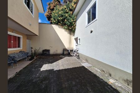 Casa de condomínio à venda com 76m², 2 quartos e 1 vaga