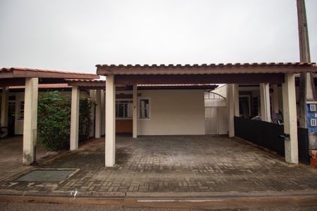 Casa de condomínio para alugar com 75m², 3 quartos e 2 vagas Casa de condomínio para alugar com 75m², 3 quartos e 2 vagasFachada