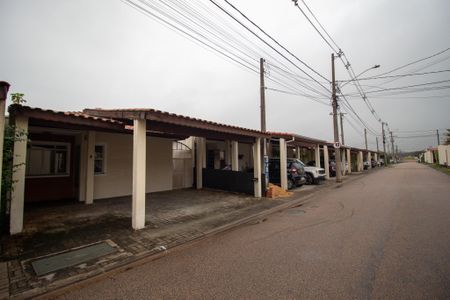 Casa de condomínio para alugar com 75m², 3 quartos e 2 vagas Casa de condomínio para alugar com 75m², 3 quartos e 2 vagasFachada