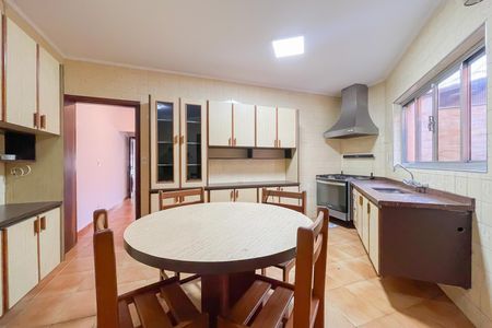 Cozinha de casa para alugar com 3 quartos, 173m² em Km 18, Osasco