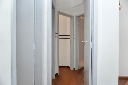 Corredor  de apartamento à venda com 2 quartos, 85m² em Santo Antônio, Belo Horizonte