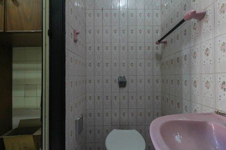 Banheiro social de casa para alugar com 2 quartos, 79m² em Vila Sapopemba, São Paulo