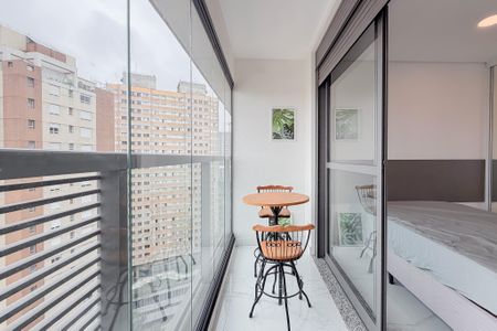 Studio para alugar com 28m², 1 quarto e sem vaga Studio para alugar com 28m², 1 quarto e sem vagaVaranda